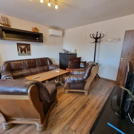 Sunny Days Apartment